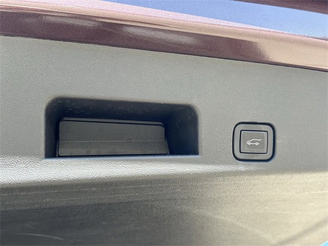Used 2024 GMC Acadia Elevation image 33