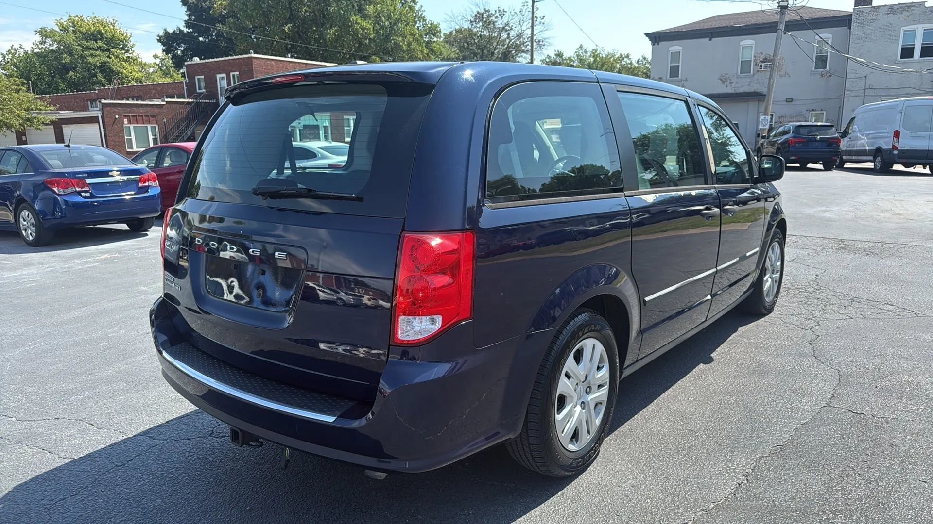 Used 2016 Dodge Grand Caravan American Value Package w/ UConnect Hands-Free Group image 5