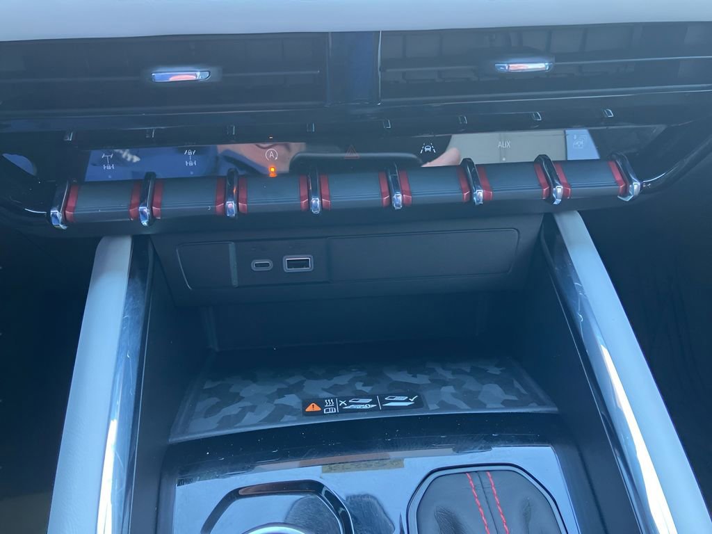 Used 2024 GMC Canyon AT4X image 26