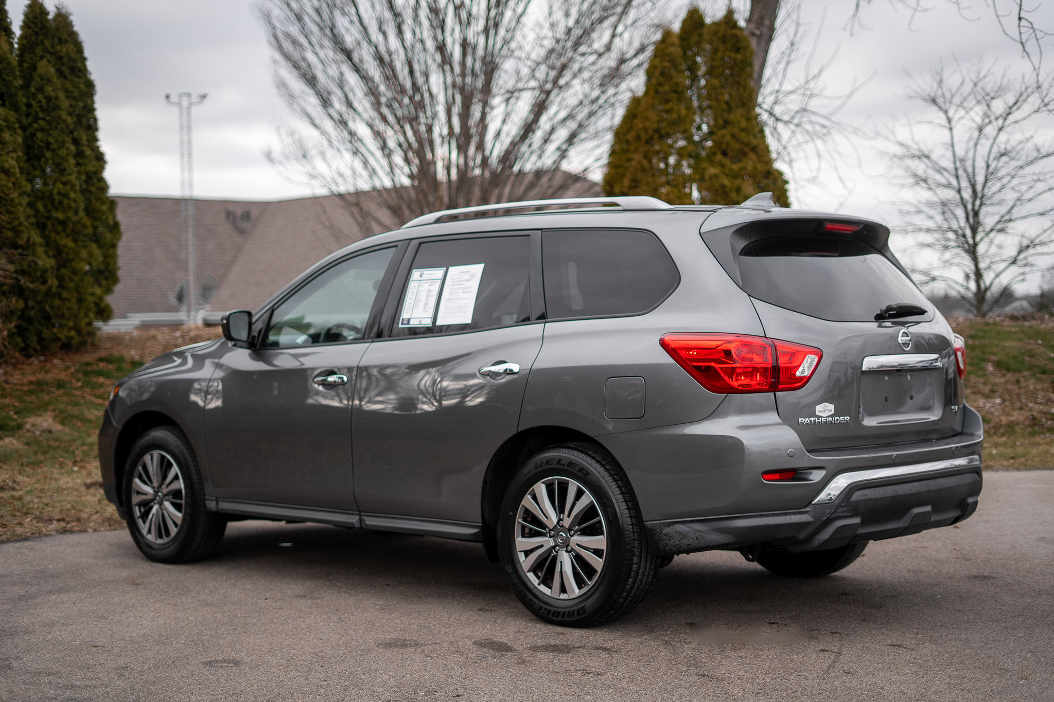 Used 2019 Nissan Pathfinder SV image 7