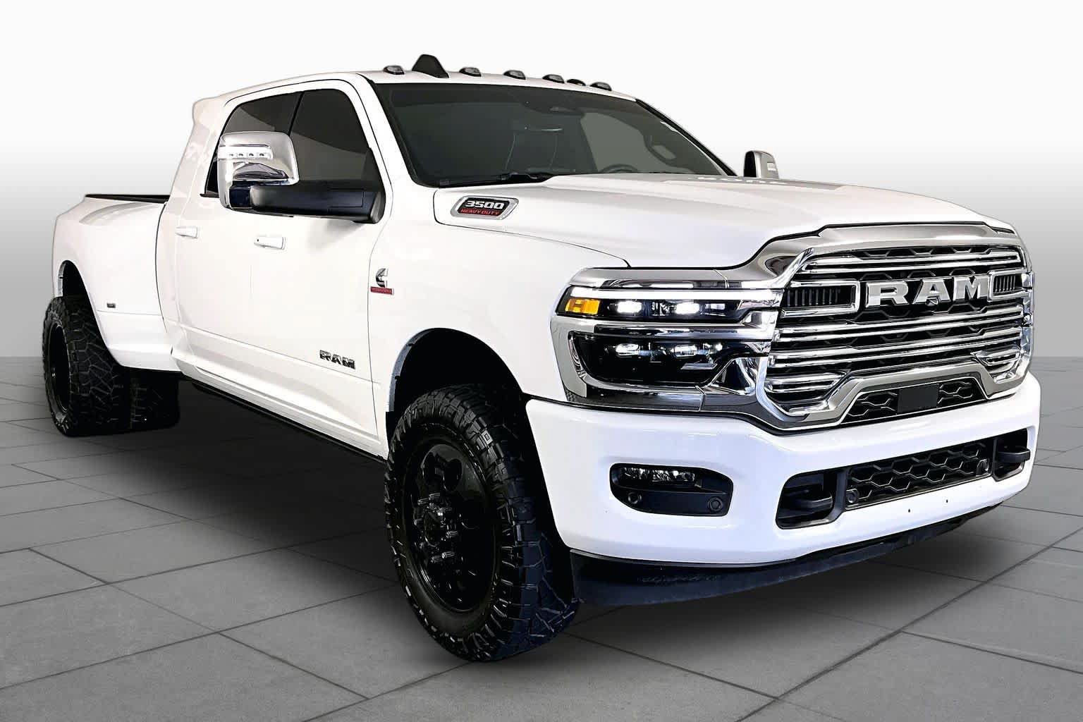 Used 2026 RAM 3500 Laramie AWD/4WD image 3