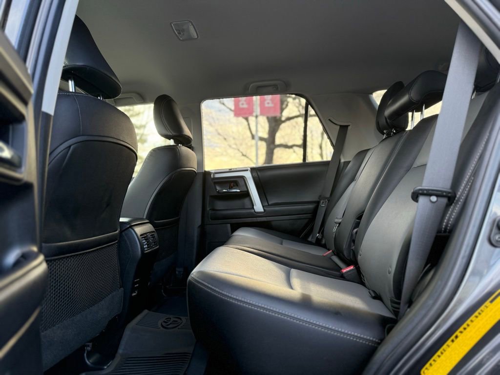 Used 2017 Toyota 4Runner SR5 Premium image 16