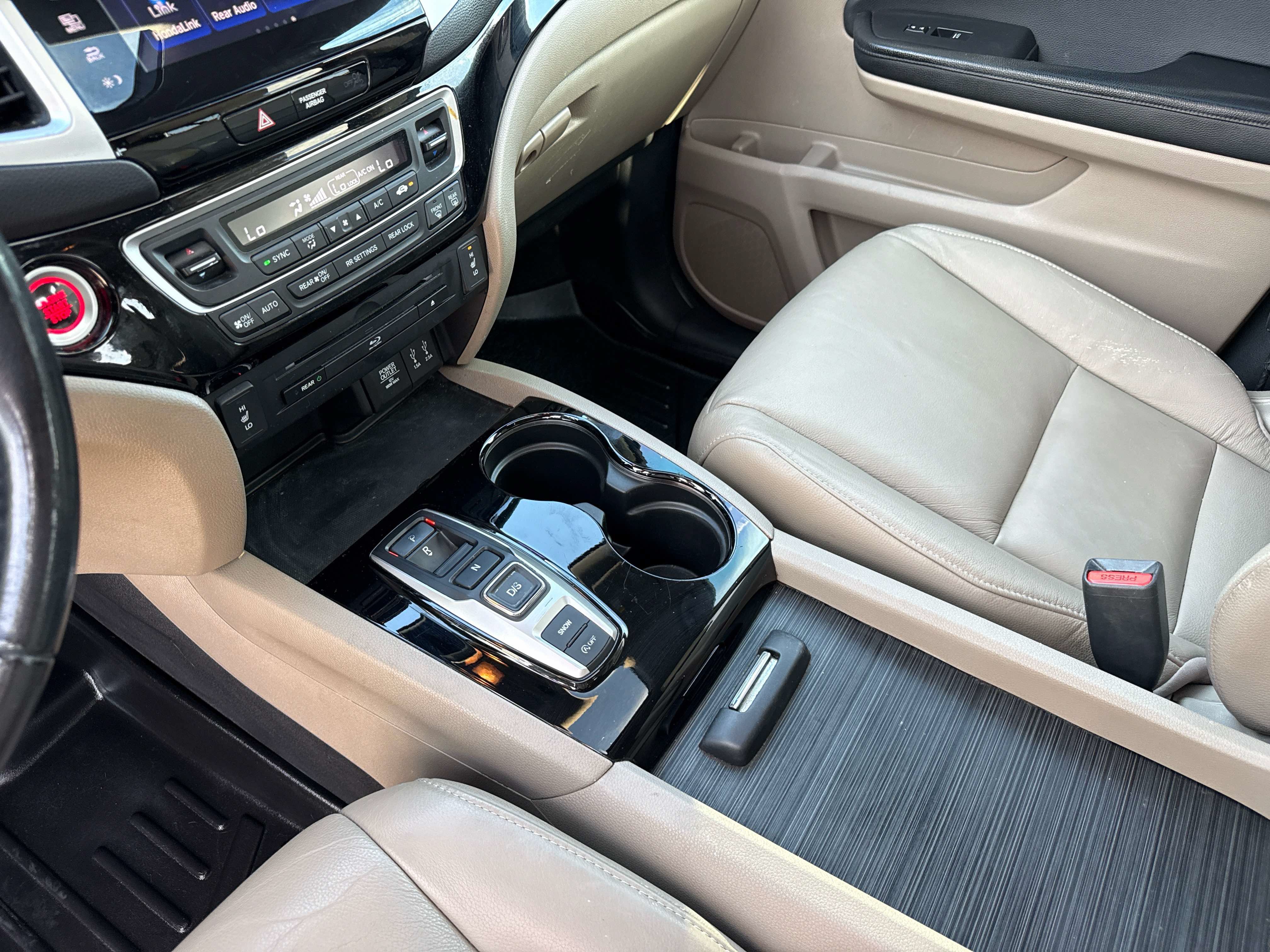 Used 2016 Honda Pilot Touring image 22