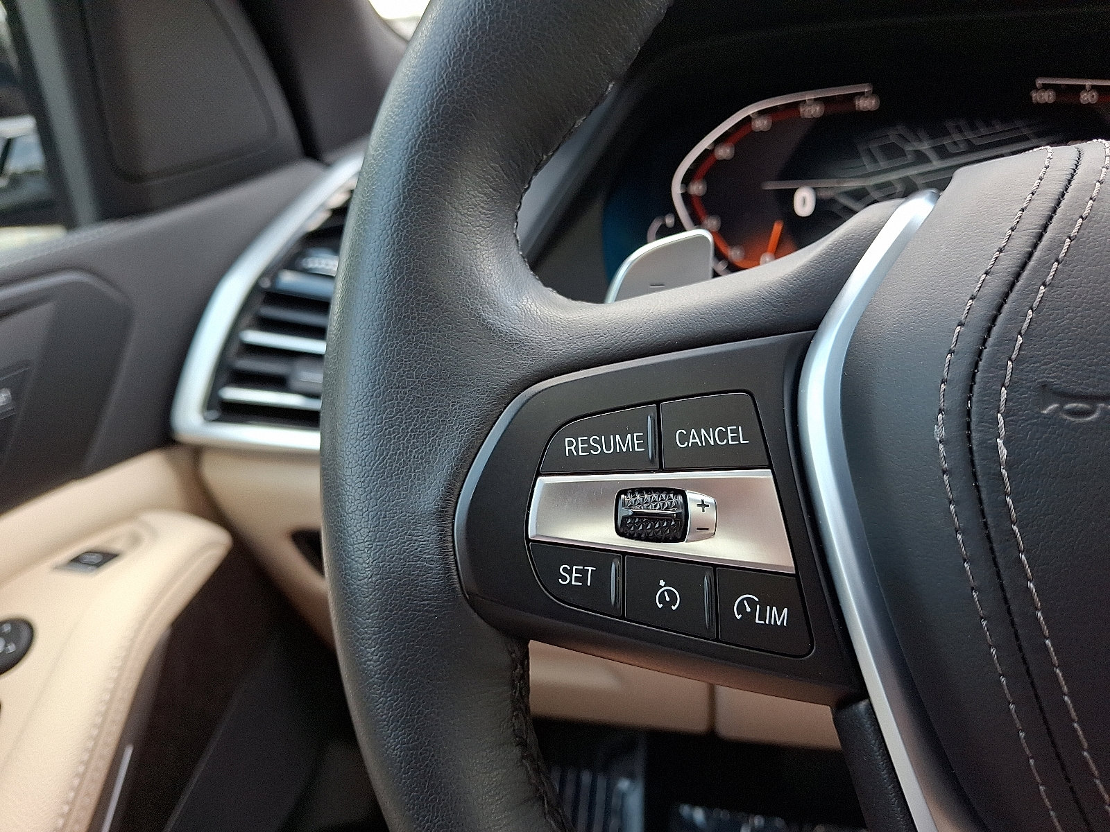 Used 2022 BMW X5 xDrive40i w/ Premium Package image 22