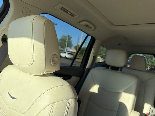 Used 2021 Cadillac XT6 Premium Luxury image 16