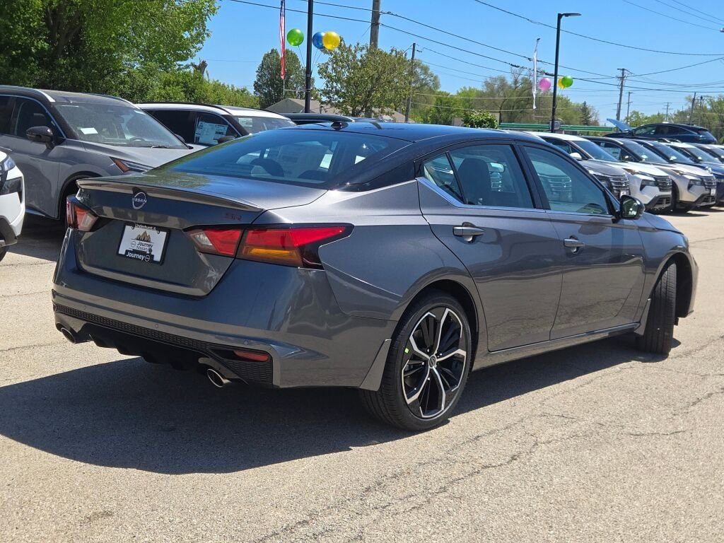 New 2026 Nissan Altima 2.5 SR w/ SR Premium Package FWD image 10