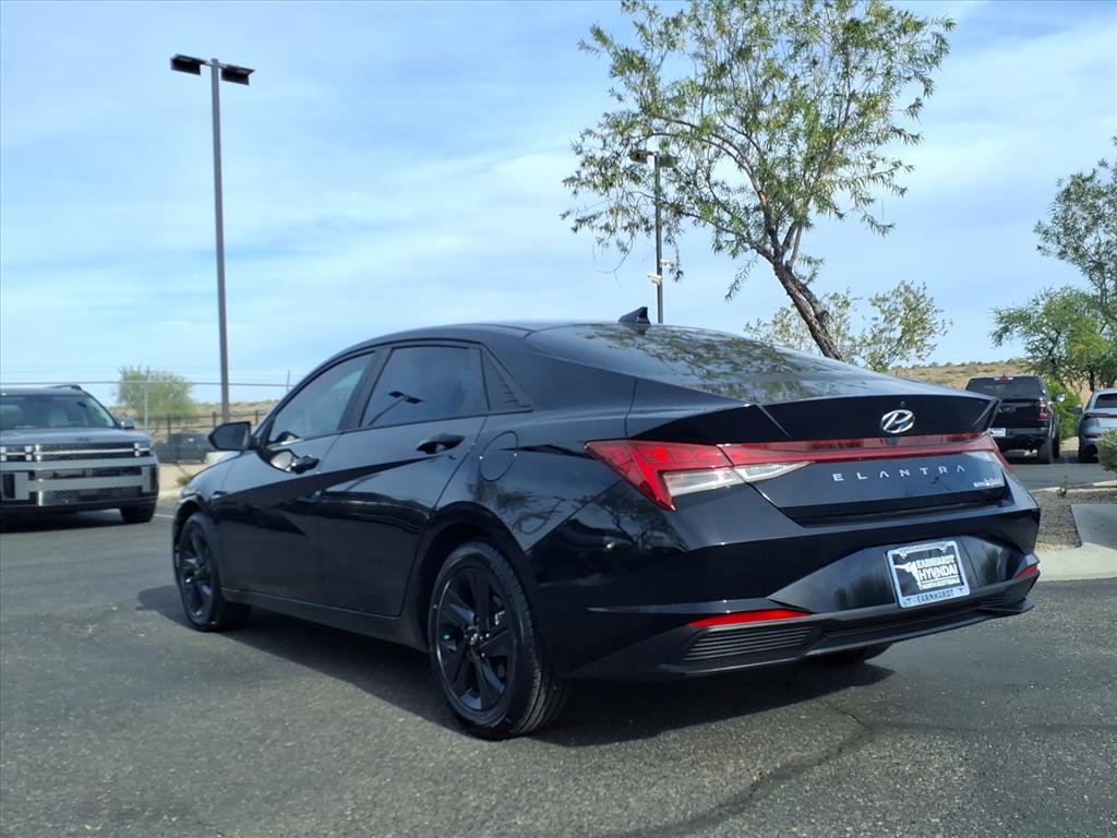 Certified 2023 Hyundai Elantra Blue image 4