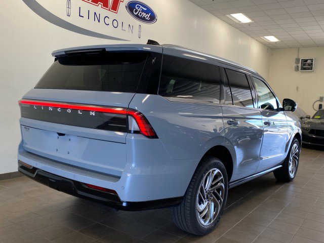New 2025 Lincoln Navigator Reserve image 10