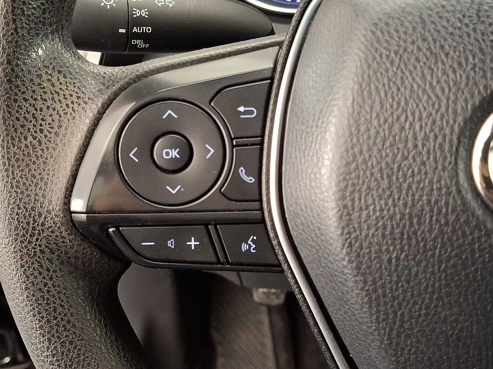 Used 2020 Toyota Camry LE FWD image 9