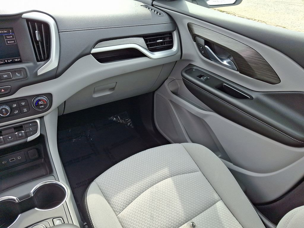 Used 2023 GMC Terrain SLE w/ Driver Convenience Package image 17