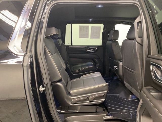 Used 2023 GMC Yukon XL SLT image 28