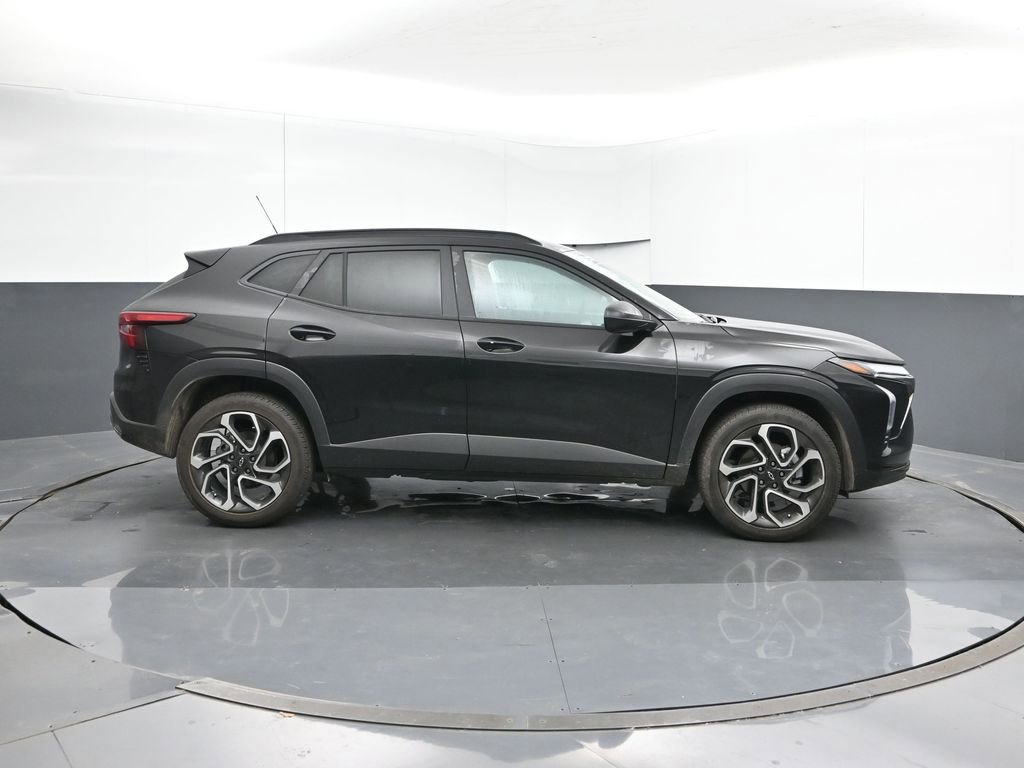 Certified 2026 Chevrolet Trax RS w/ Driver Confidence Package image 6