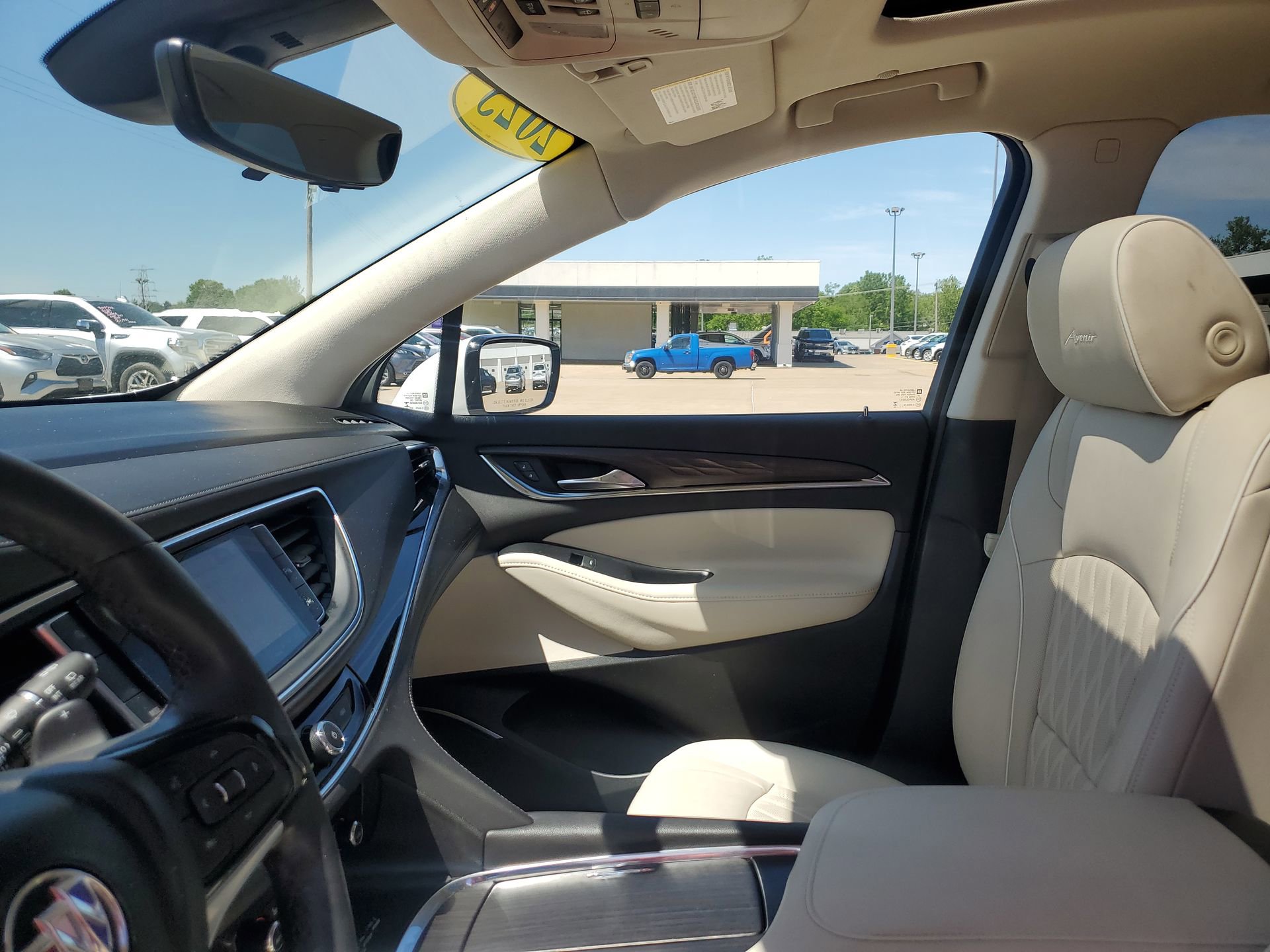 Used 2023 Buick Enclave Avenir w/ Avenir Technology Package FWD image 28