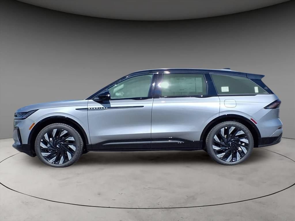 New 2025 Lincoln Nautilus Reserve w/ Jet Appearance Package AWD/4WD image 2