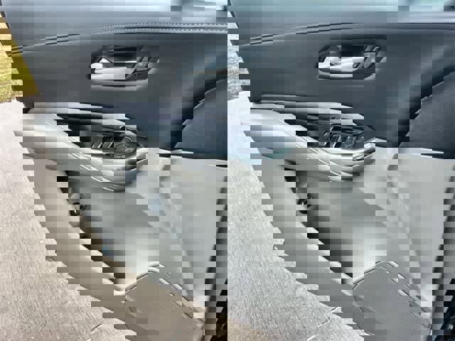 Used 2023 Cadillac XT4 Luxury w/ Cold Weather Package image 30