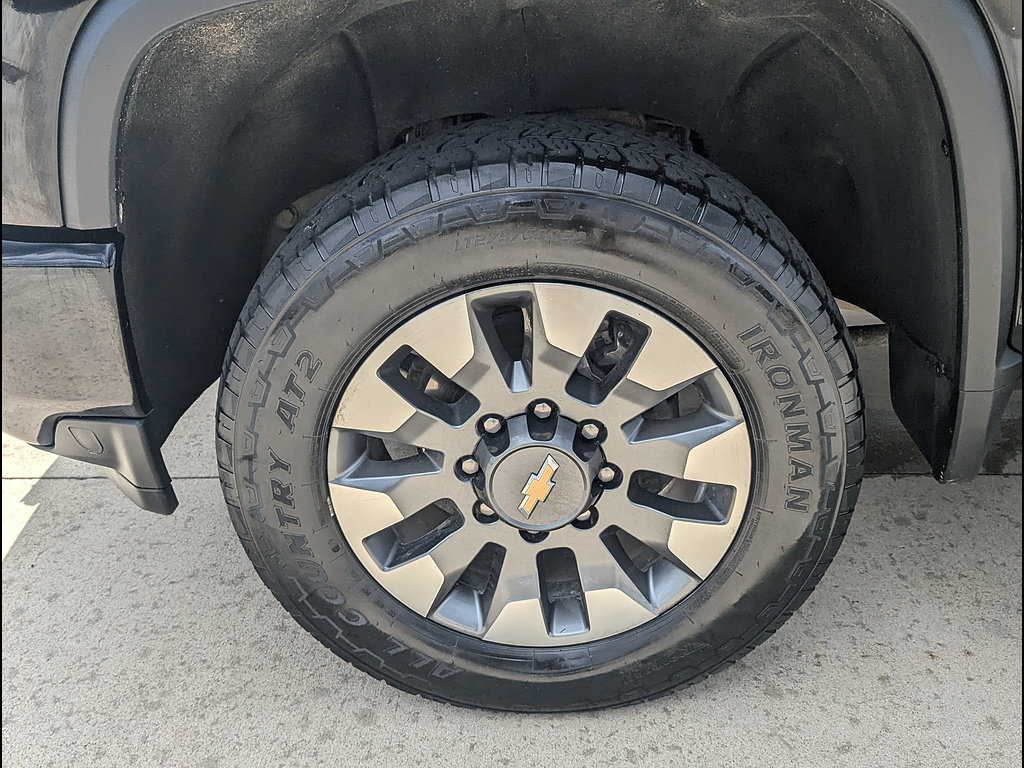 Used 2022 Chevrolet Silverado 2500 Custom w/ Custom Value Package AWD/4WD image 16