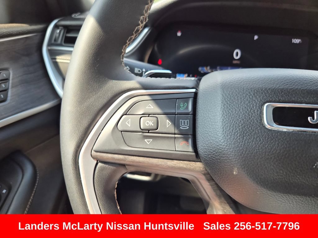 Used 2024 Jeep Grand Cherokee L Limited w/ Black Appearance Package AWD/4WD image 28
