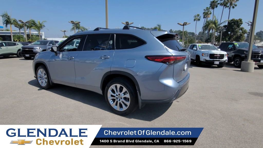 Used 2023 Toyota Highlander Limited image 6