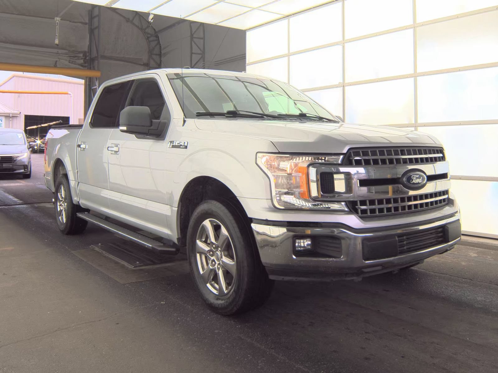 Used 2018 Ford F150 XLT w/ Equipment Group 302A Luxury RWD image 2
