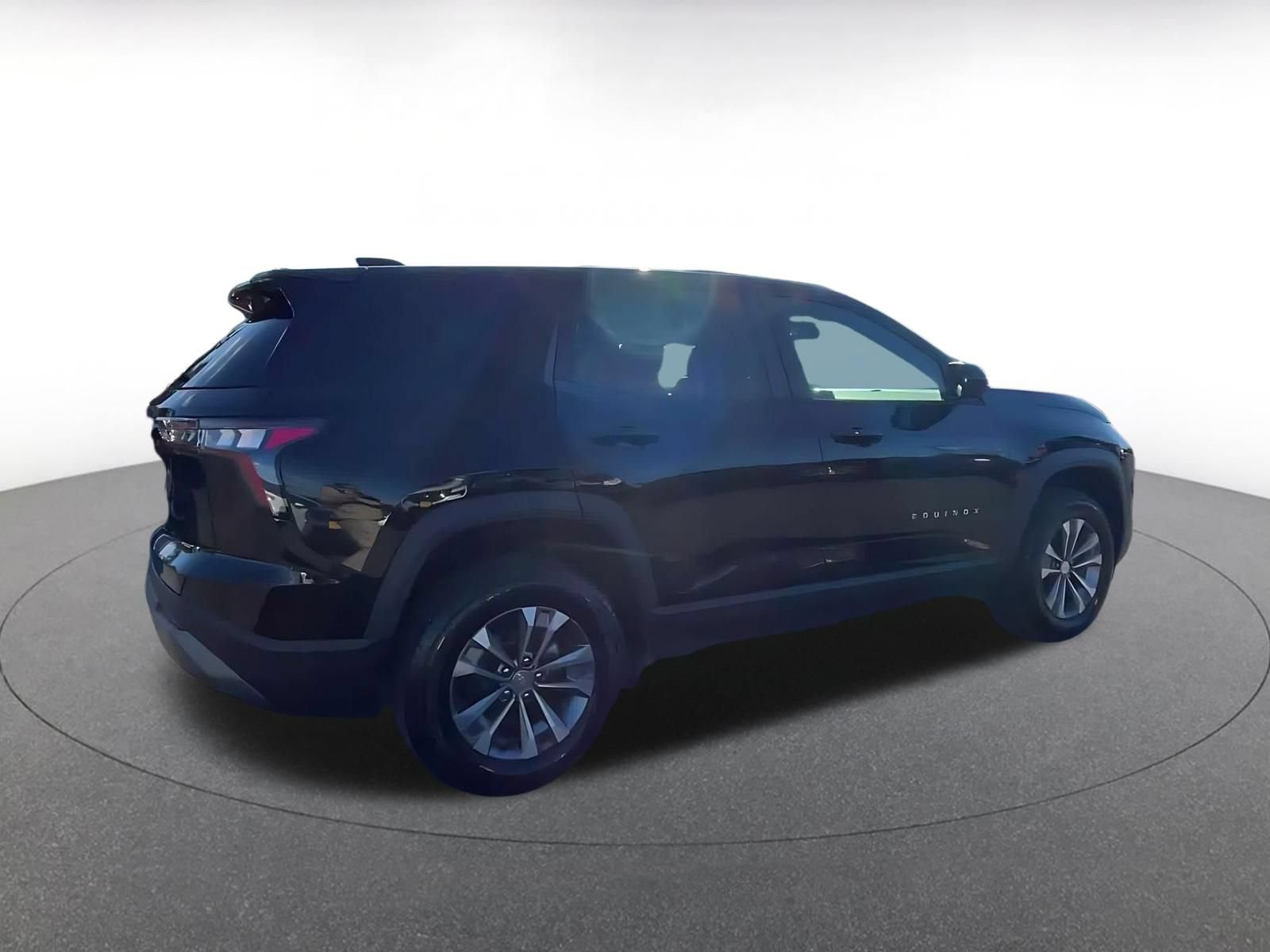 Used 2025 Chevrolet Equinox LT FWD image 13