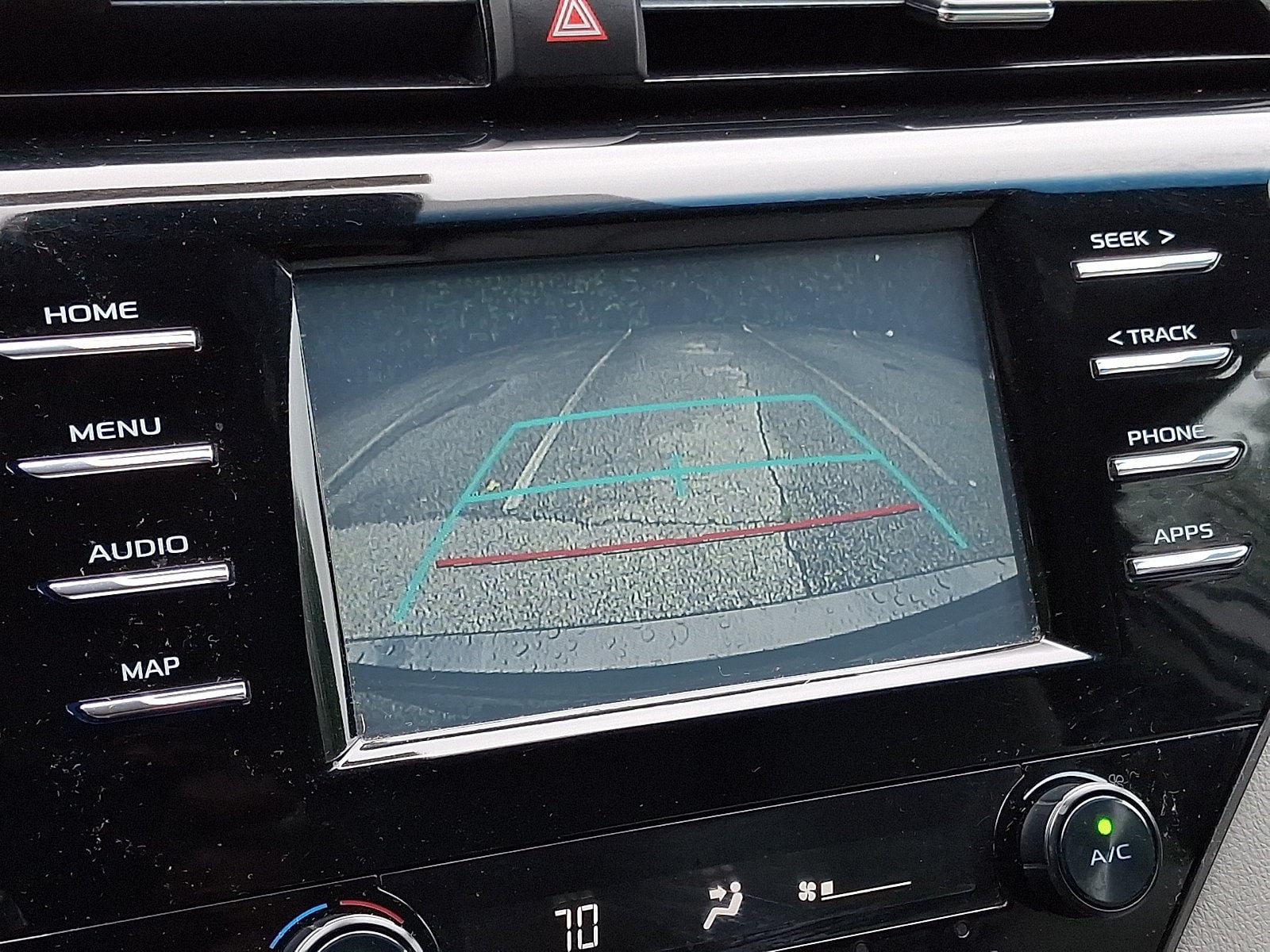 Used 2019 Toyota Camry SE FWD image 18