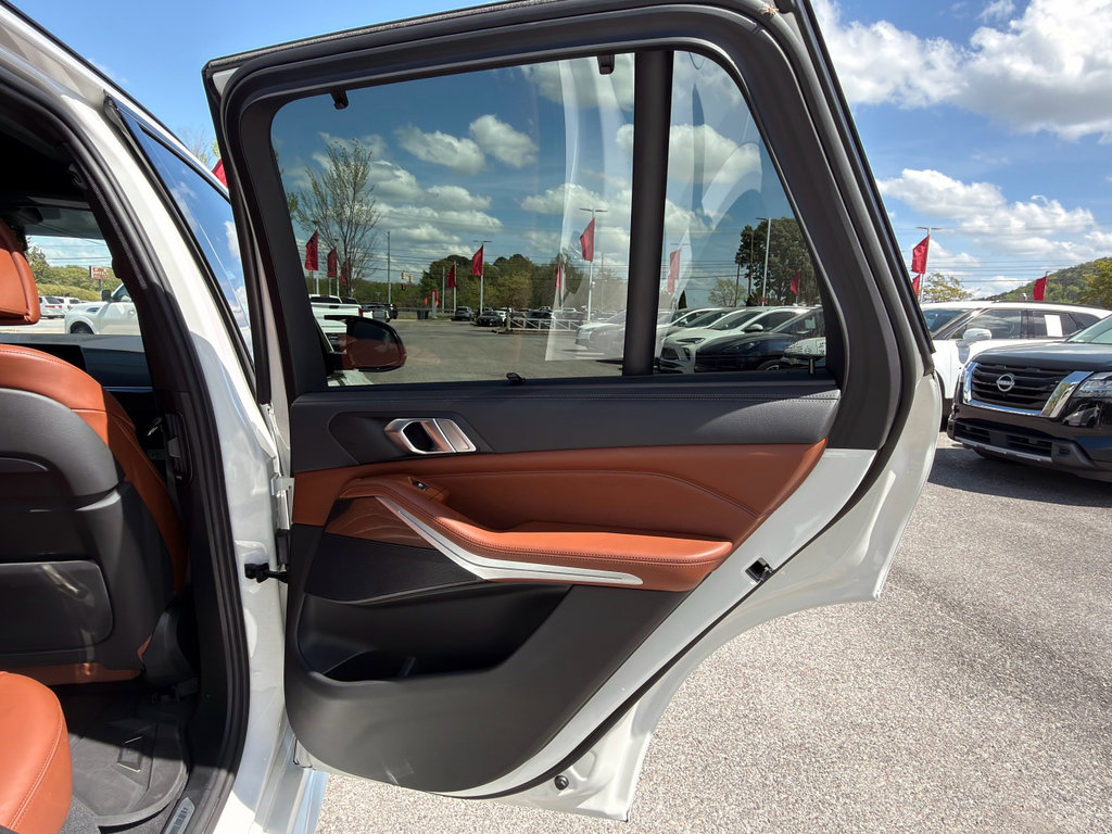 Used 2022 BMW X5 sDrive40i w/ M Sport Package image 17