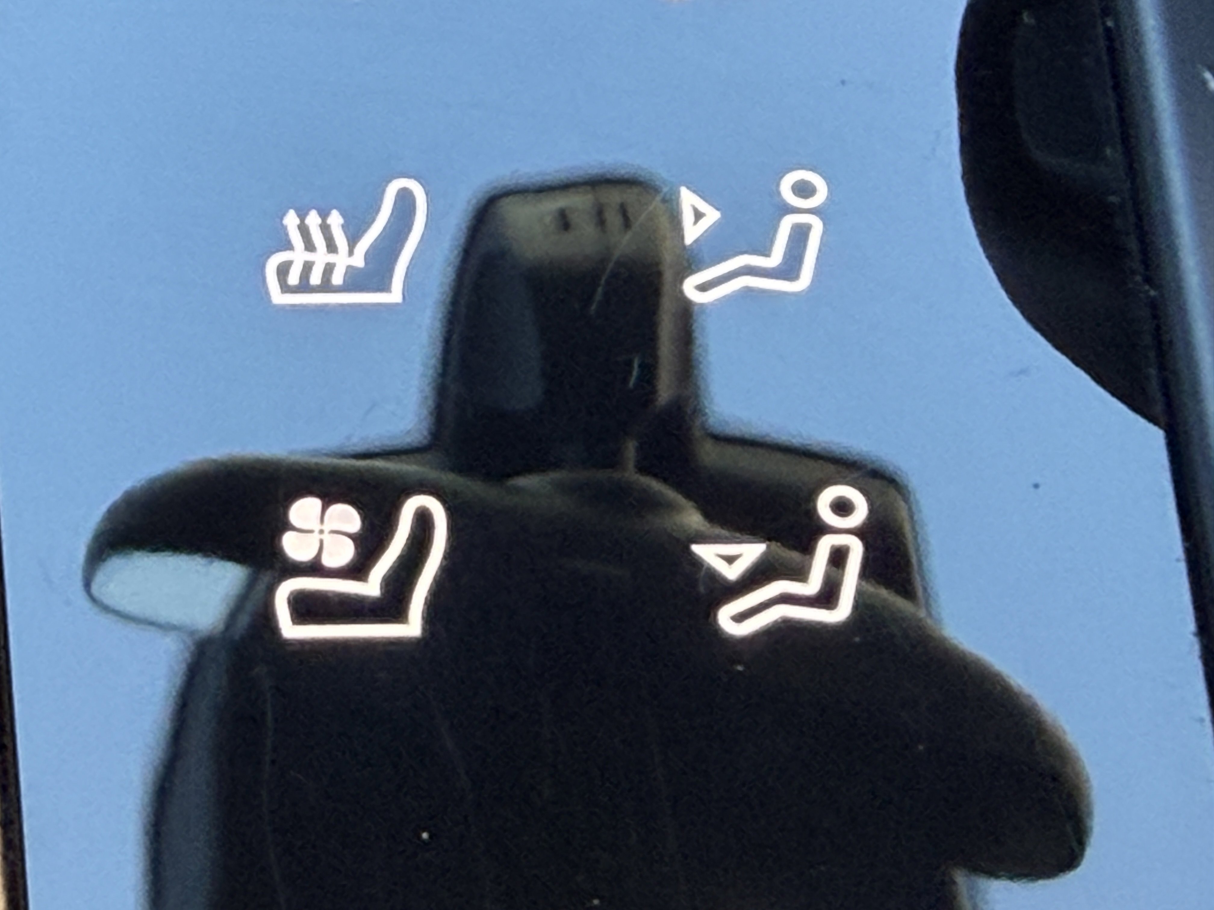 Certified 2022 Porsche Macan image 32