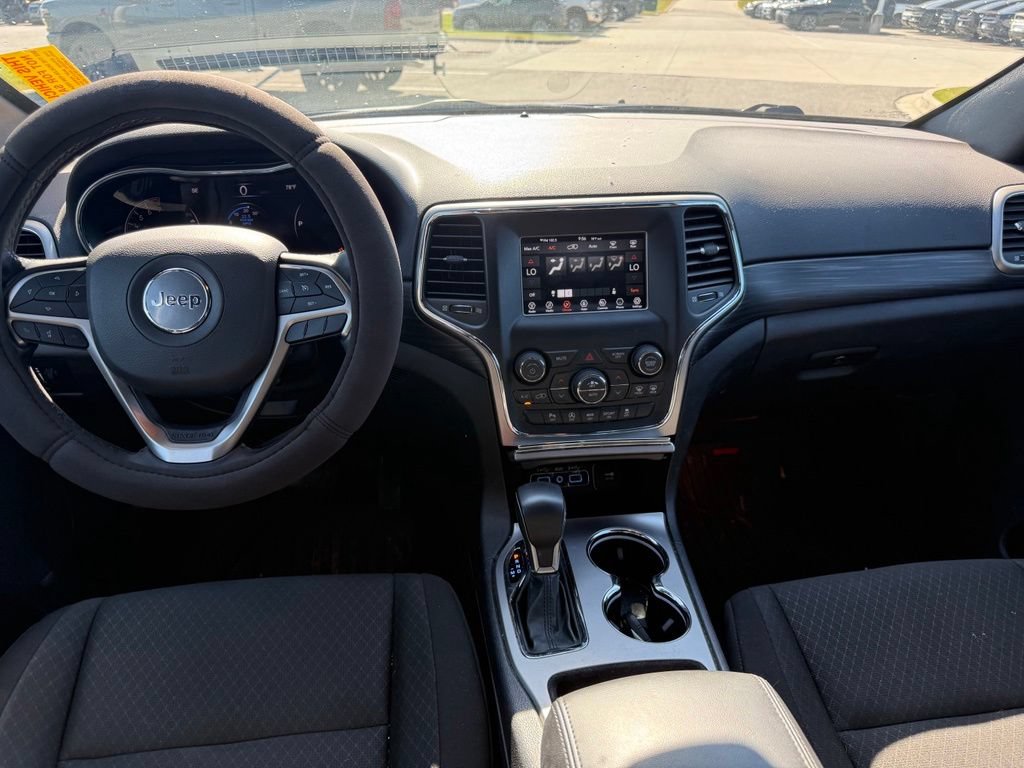 Used 2021 Jeep Grand Cherokee Laredo RWD image 9