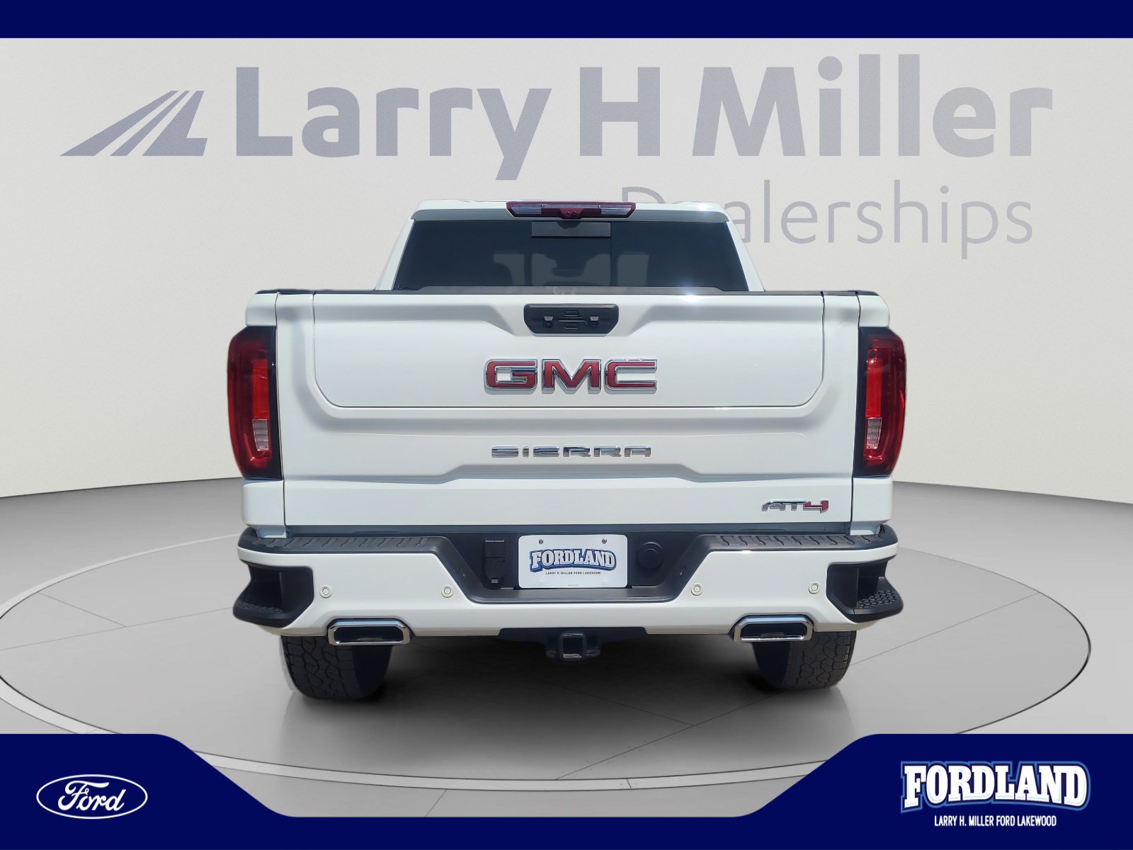 Used 2025 GMC Sierra 1500 AT4 w/ AT4 Premium Package AWD/4WD image 4
