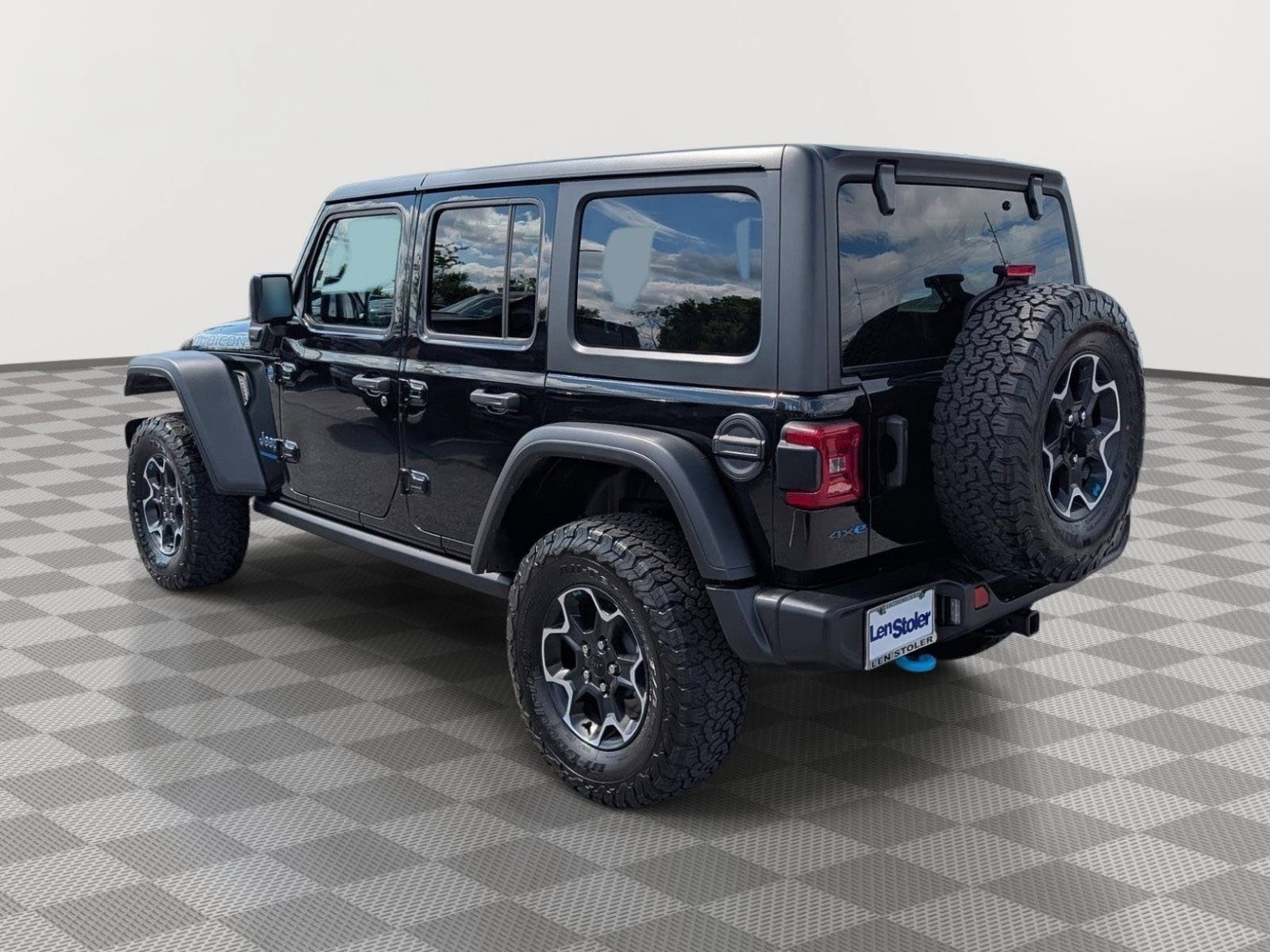Used 2023 Jeep Wrangler Unlimited Rubicon 4xe w/ Cold Weather Group AWD/4WD image 3