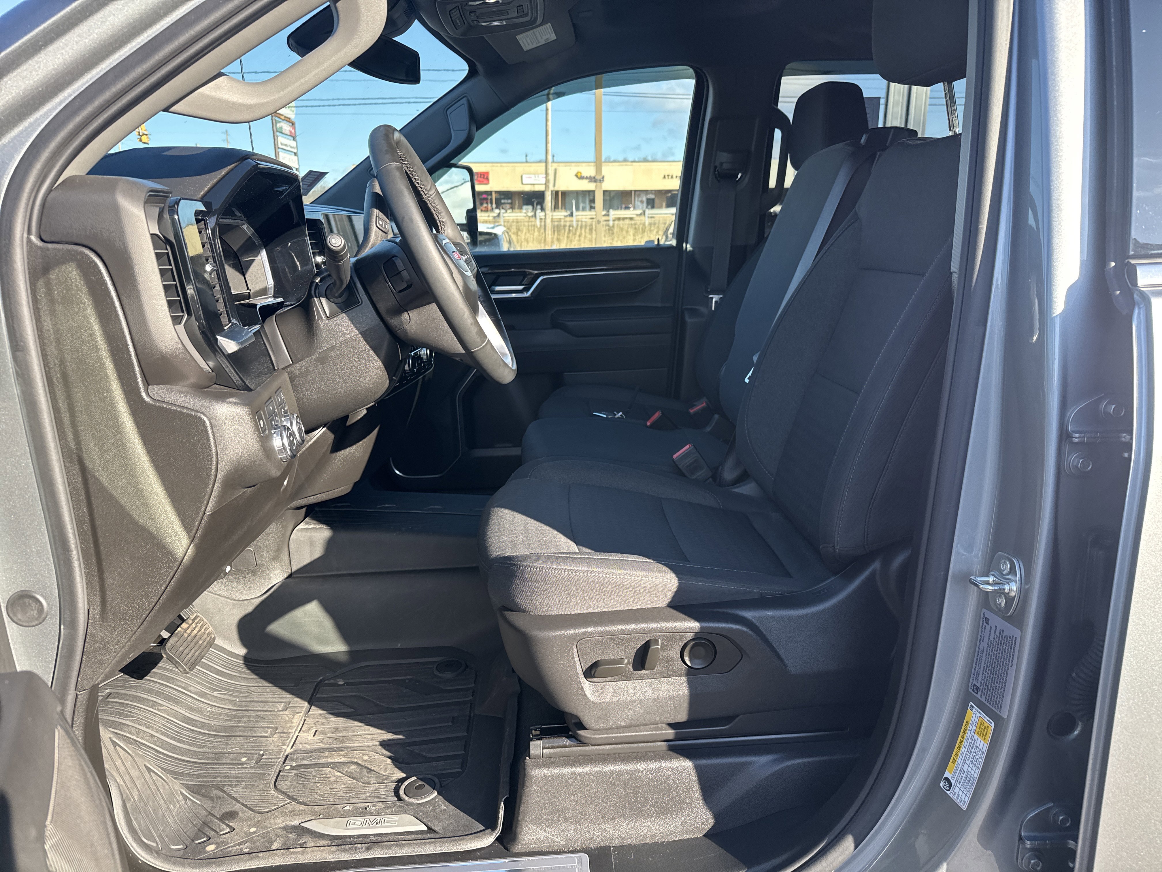 Used 2025 GMC Sierra 2500 SLE w/ SLE Value Package; AWD/4WD image 12