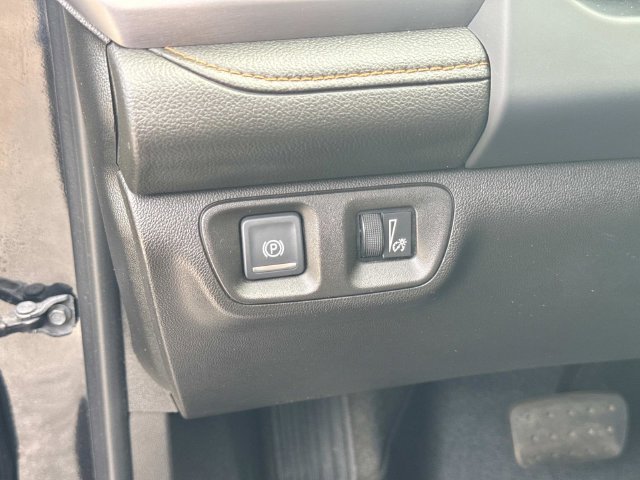 Used 2023 GMC Acadia AT4 w/ Preferred Package AWD/4WD image 30
