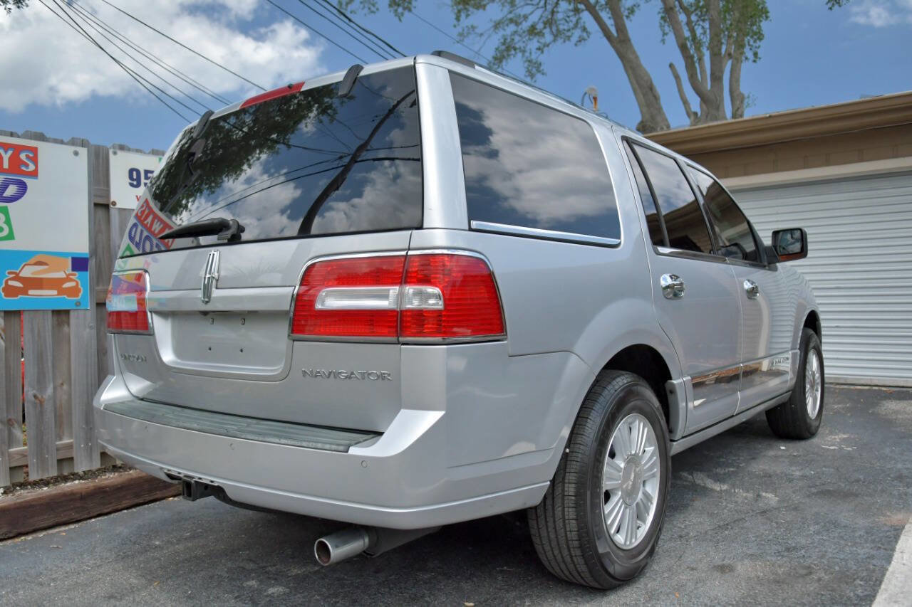 Used 2014 Lincoln Navigator Base 4x2 4dr SUV image 33