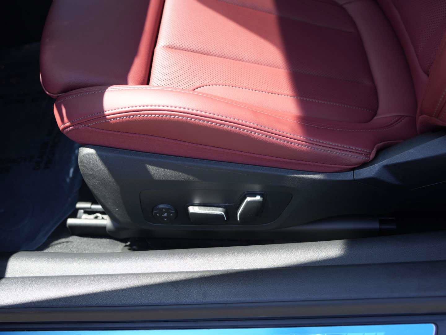 Used 2026 BMW 430i Coupe w/ M Sport Package RWD image 11