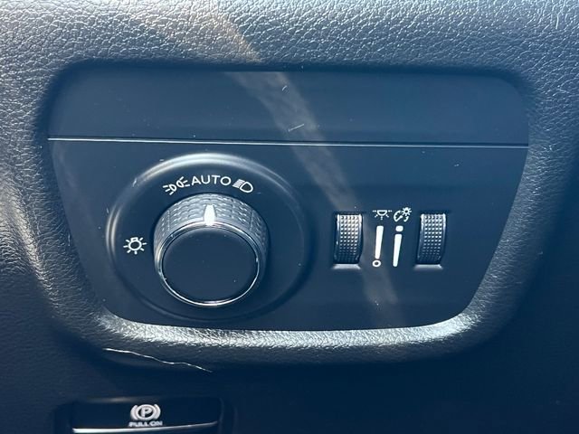 Used 2022 Jeep Grand Cherokee L Laredo AWD/4WD image 19