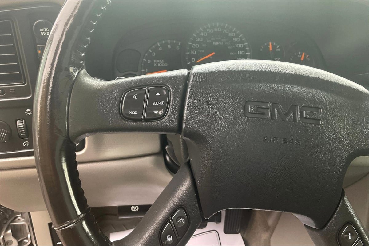 Used 2005 GMC Sierra 1500 SLT w/ Light Duty Power Package image 12