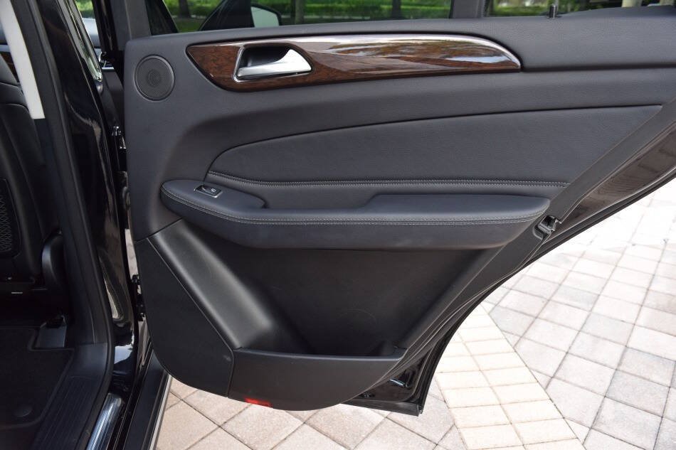 Used 2016 Mercedes-Benz GLE 300d 4MATIC w/ Premium Package image 73