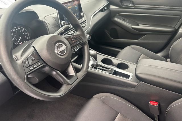 Used 2025 Nissan Altima 2.5 S image 10