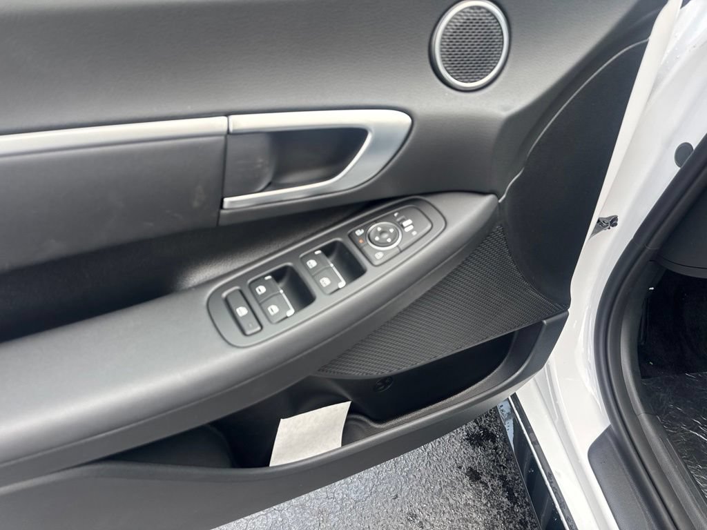 New 2026 Hyundai Sonata SEL FWD image 14