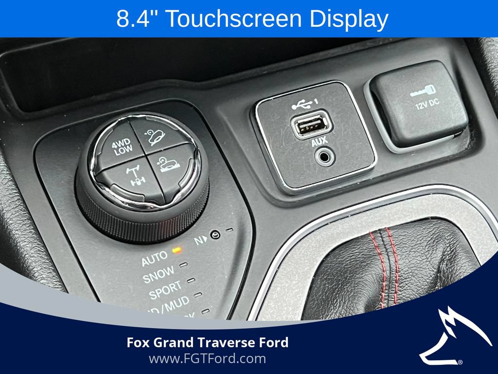 Used 2022 Jeep Cherokee Trailhawk w/ Premium Leather Package AWD/4WD image 27