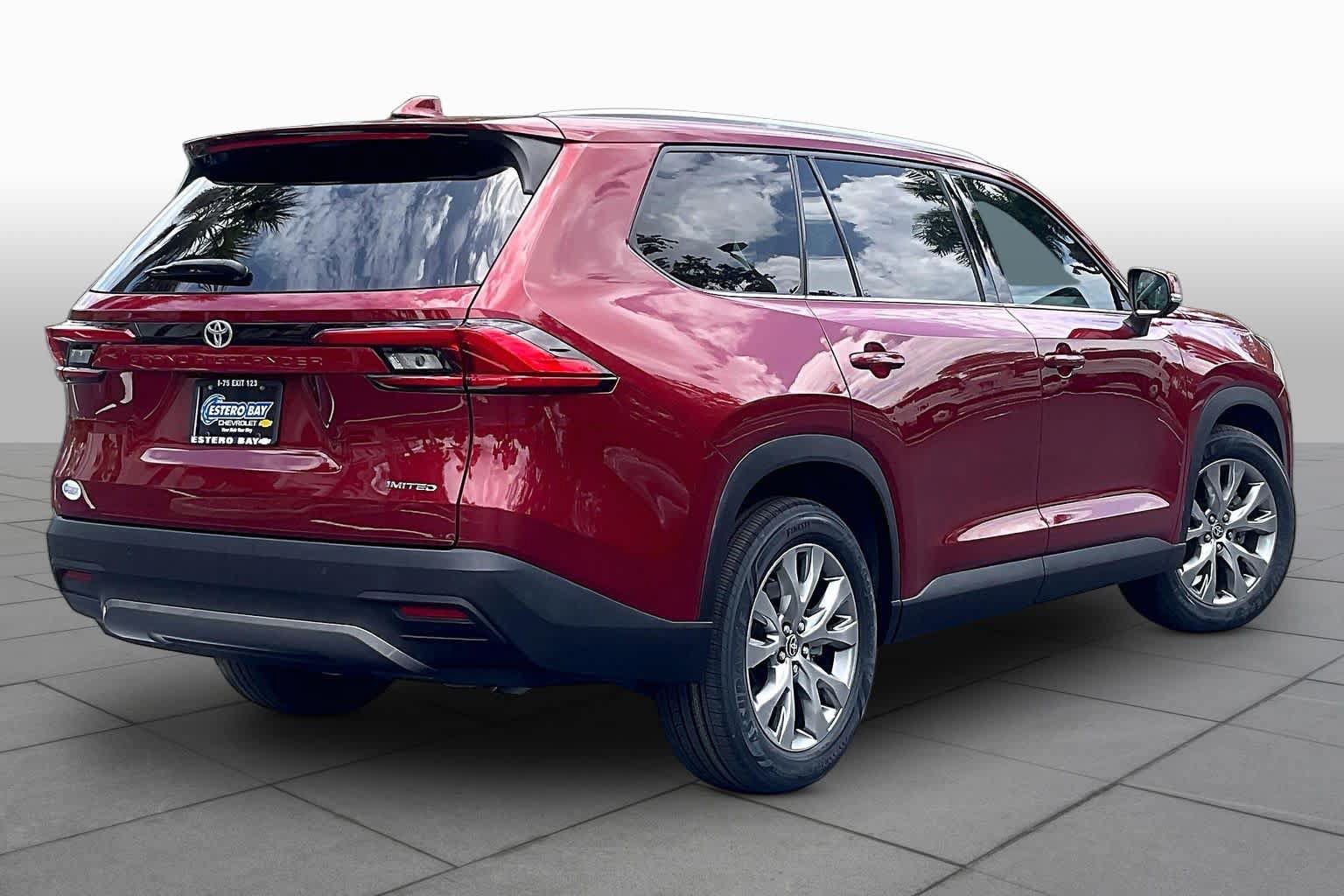 Certified 2024 Toyota Grand Highlander FWD image 14