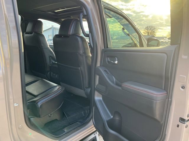 Used 2023 Nissan Frontier PRO-4X w/ Pro-4X Premium Package image 19