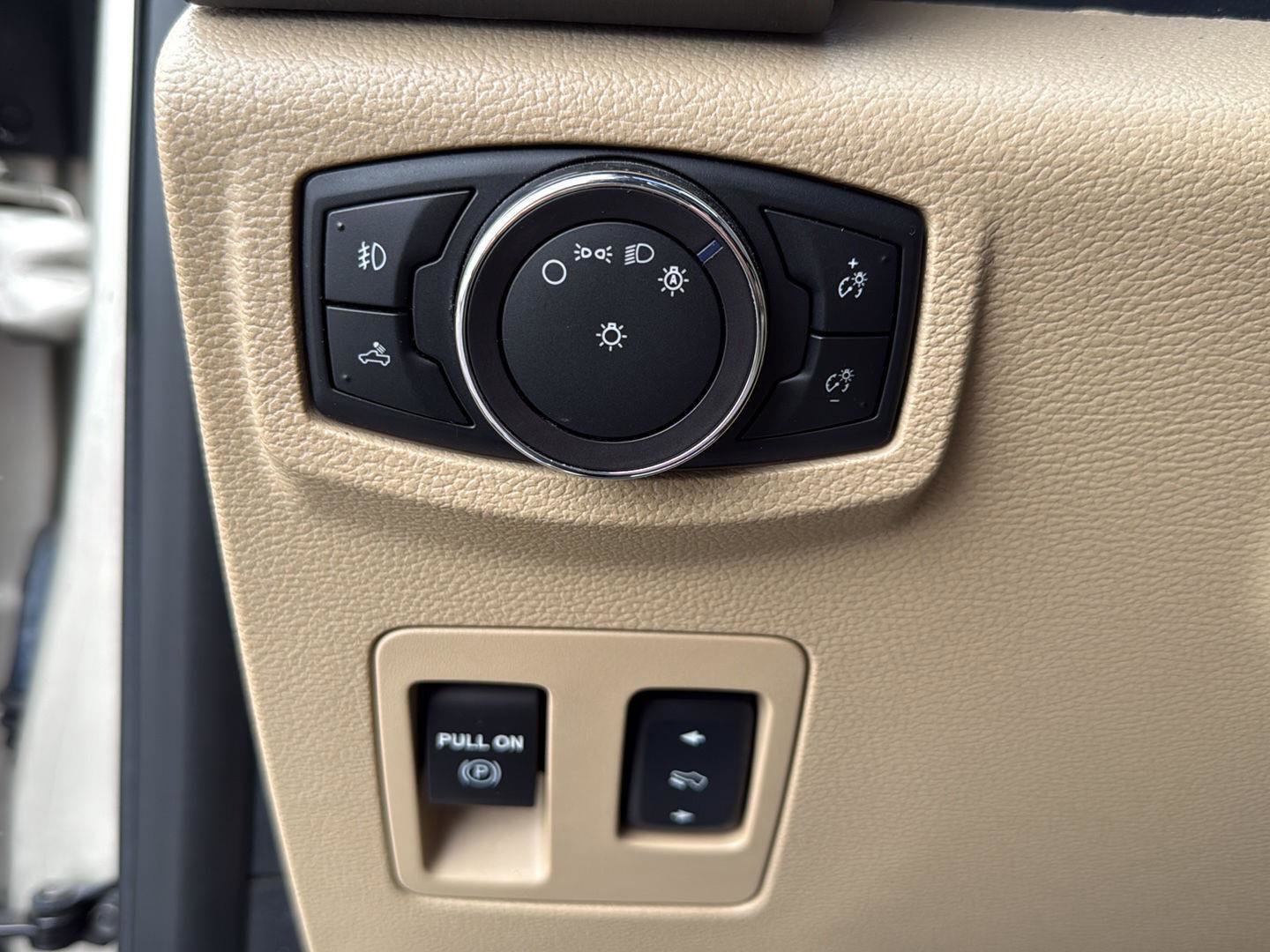 Used 2018 Ford F150 XLT w/ Equipment Group 302A Luxury AWD/4WD image 10