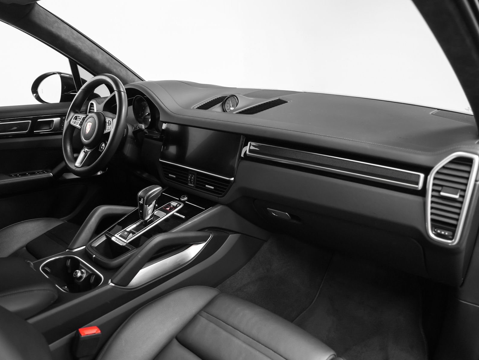 Certified 2023 Porsche Cayenne Turbo S AWD/4WD image 28