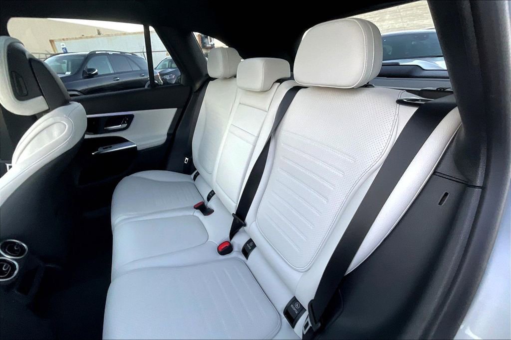 Used 2026 Mercedes-Benz GLC 300 4MATIC image 10
