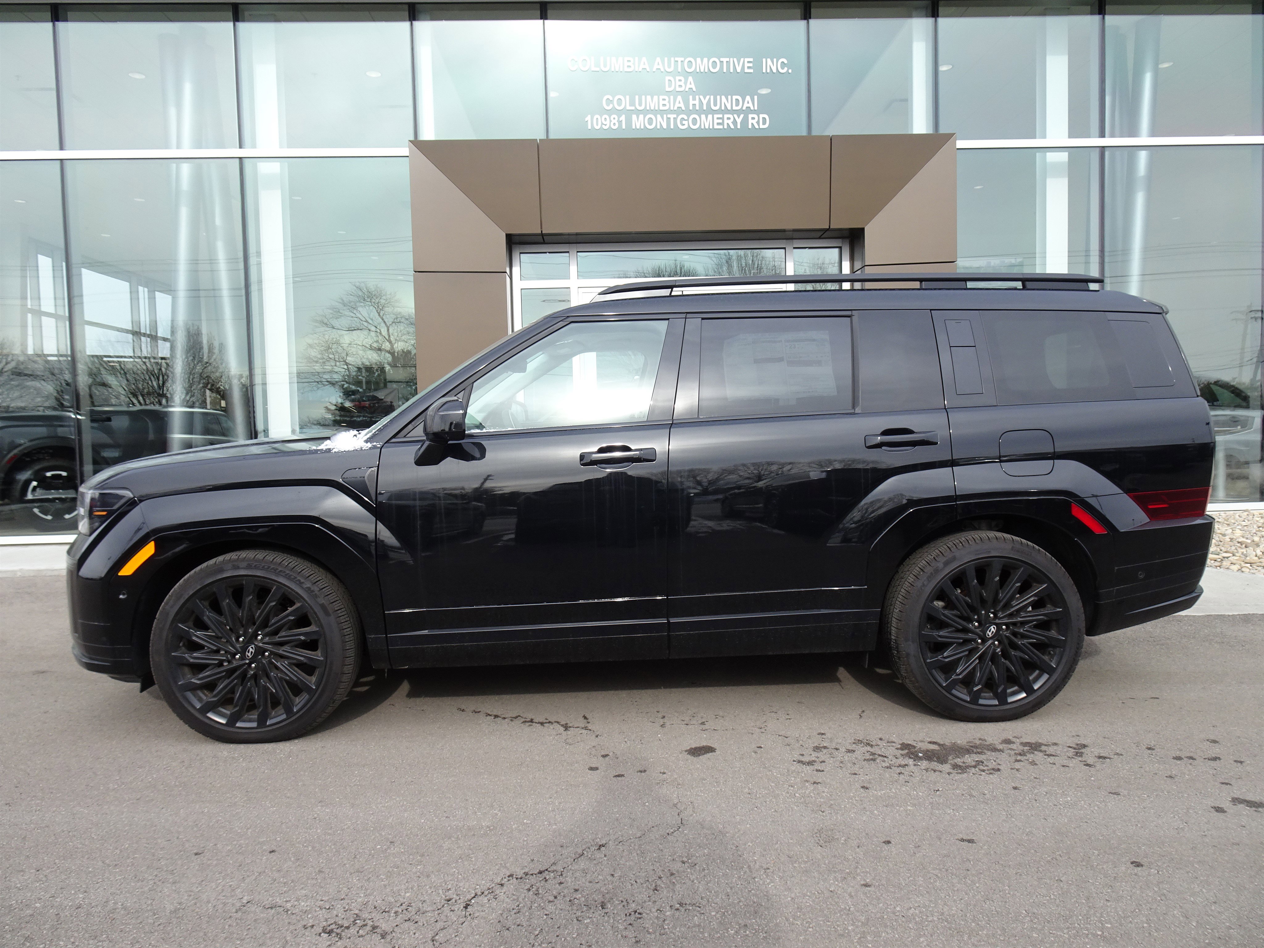 Used 2024 Hyundai Santa Fe Calligraphy AWD/4WD image 2