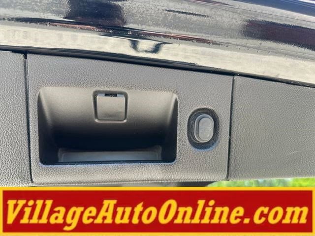 Used 2016 GMC Yukon Denali w/ Open Road Package AWD/4WD image 46