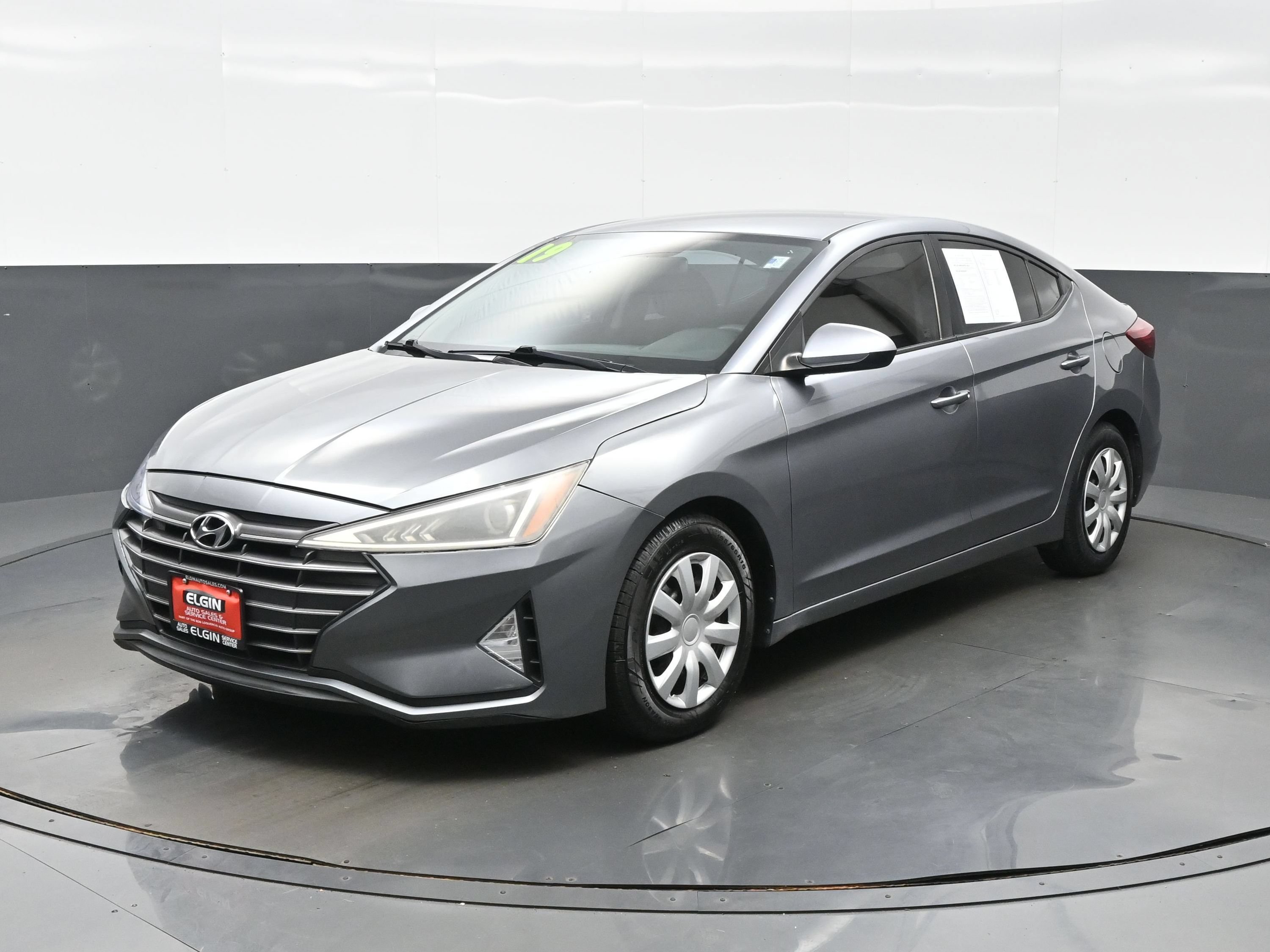 Used 2019 Hyundai Elantra SE w/ Cargo Package FWD image 2