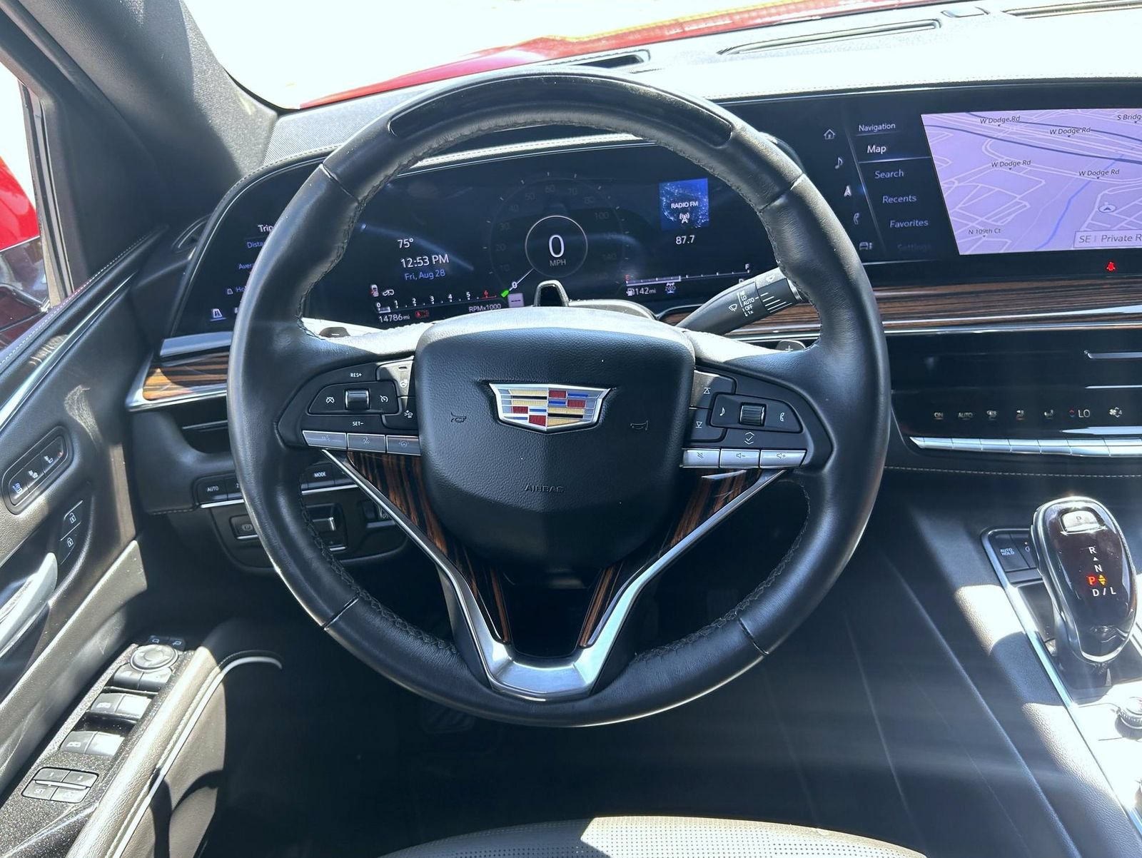 Certified 2024 Cadillac Escalade Premium Luxury w/ Performance Package AWD/4WD image 21