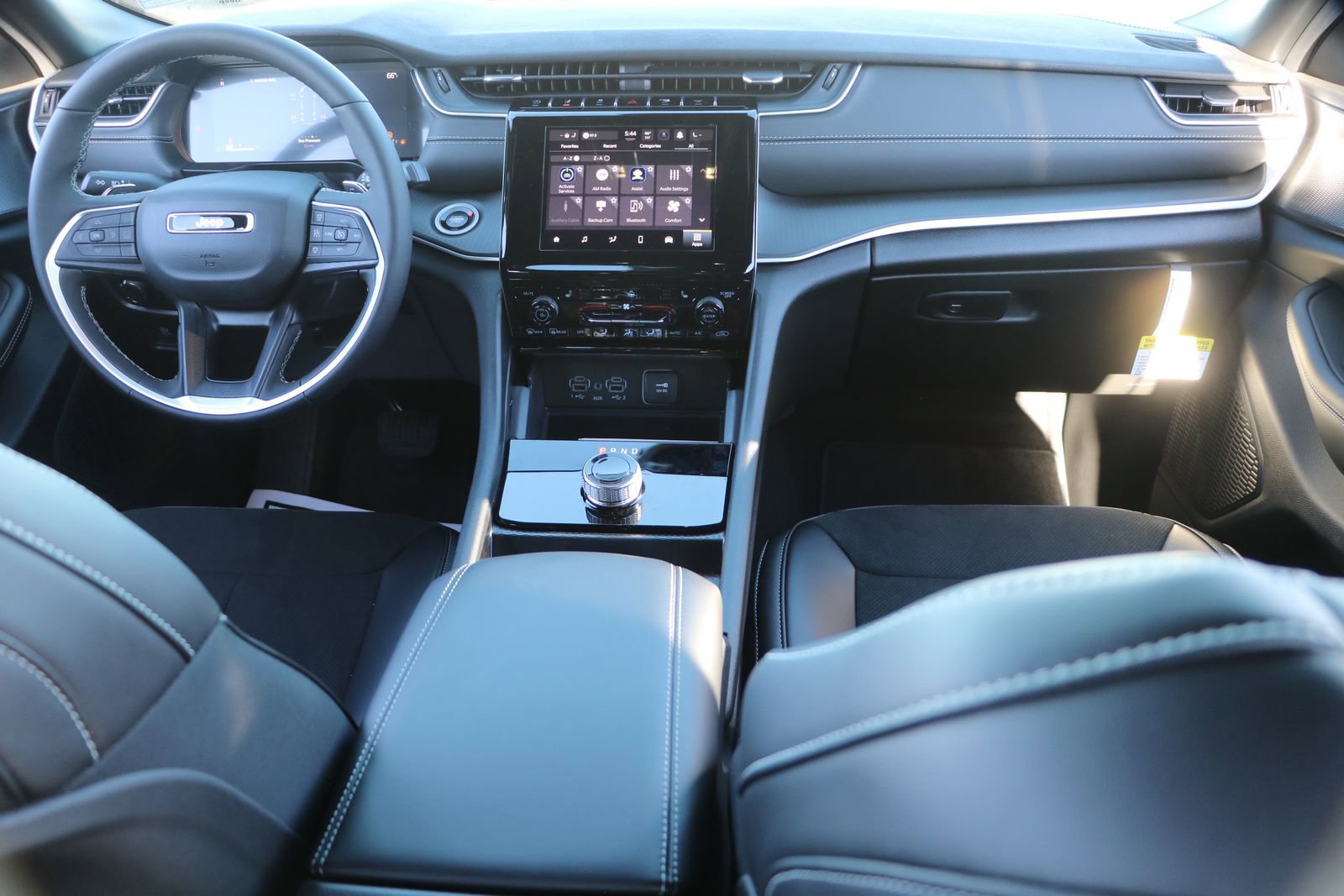New 2025 Jeep Grand Cherokee L Laredo AWD/4WD image 14